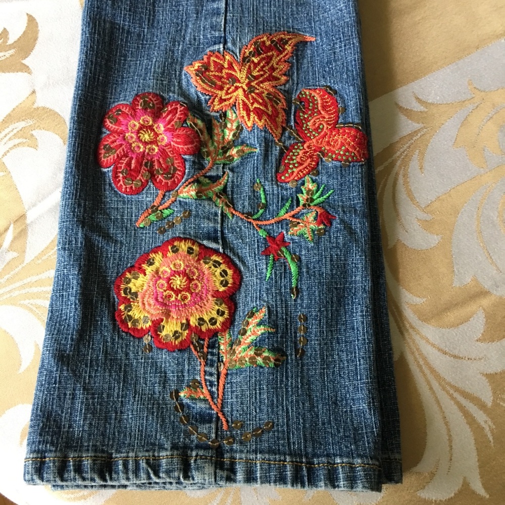 Coldwater Creek embroidered denim jeans